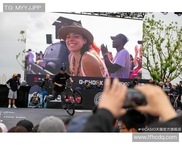 世界纪录保持者挑战极限 创下多个历史性成就引领全球竞技风潮